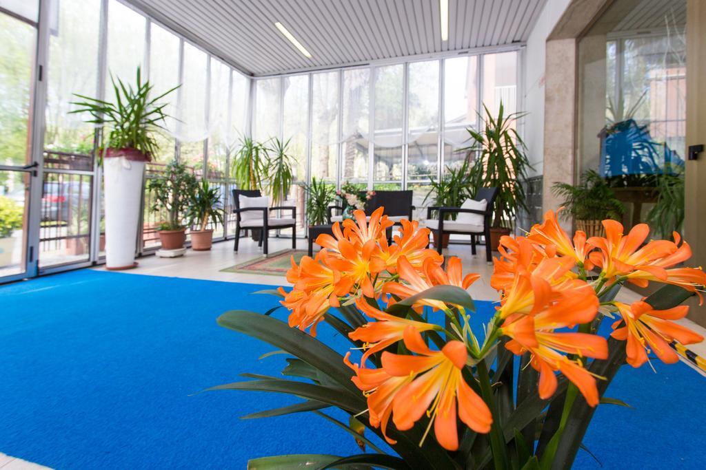Hotel Majorca Cesenatico Kültér fotó