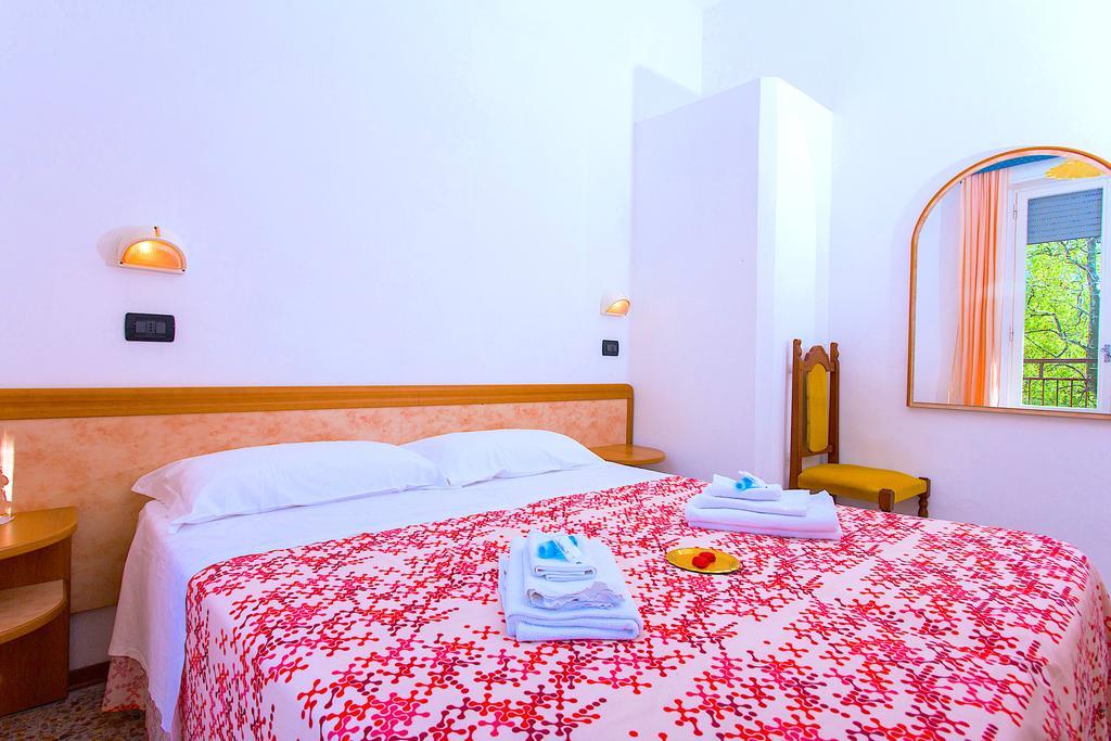 Hotel Majorca Cesenatico Kültér fotó